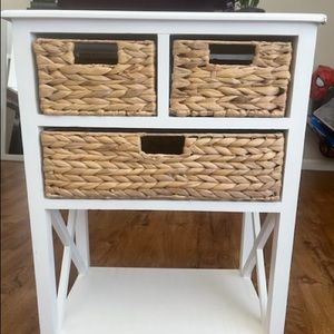 White tiny table